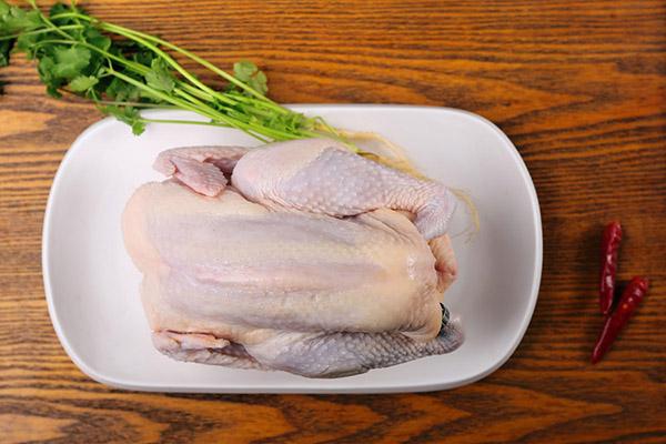 2㓥干净的清远鸡  英德电商协会供图.jpg