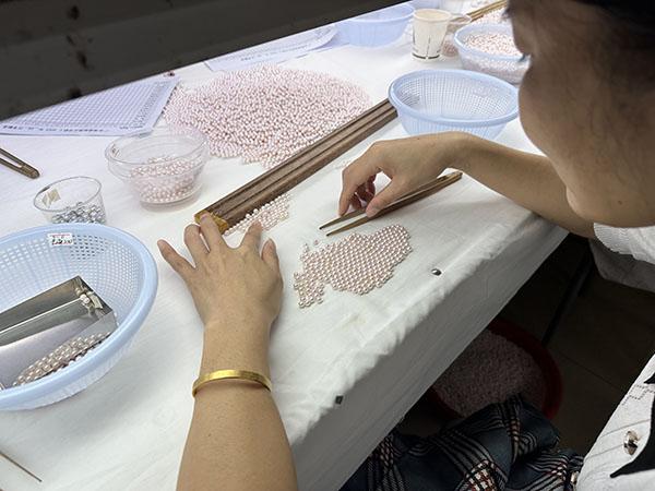 2南珠加工 广东尊鼎珍珠有限公司供图.jpg 2南珠加工 广东尊鼎珍珠有限公司供图.jpg