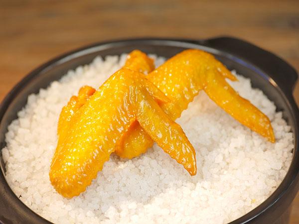 3-1饶平县盐焗鸡产品 广东无尽食品有限公司供图.jpg 3-1饶平县盐焗鸡产品 广东无尽食品有限公司供图.jpg